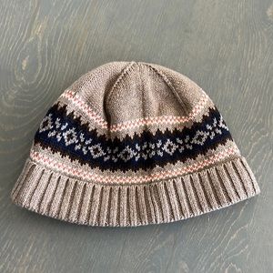 Janie and Jack knit beanie size 4/5.  Excellent like new condition!